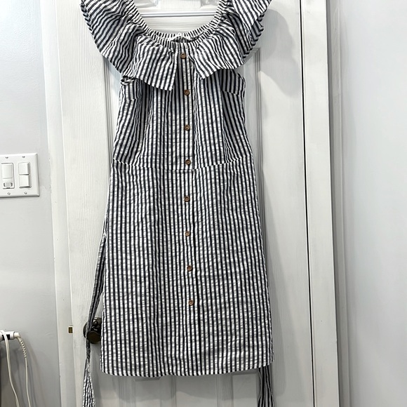 Off the shoulder dress - Picture 1 of 3